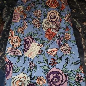 Lularoe roses Debbie